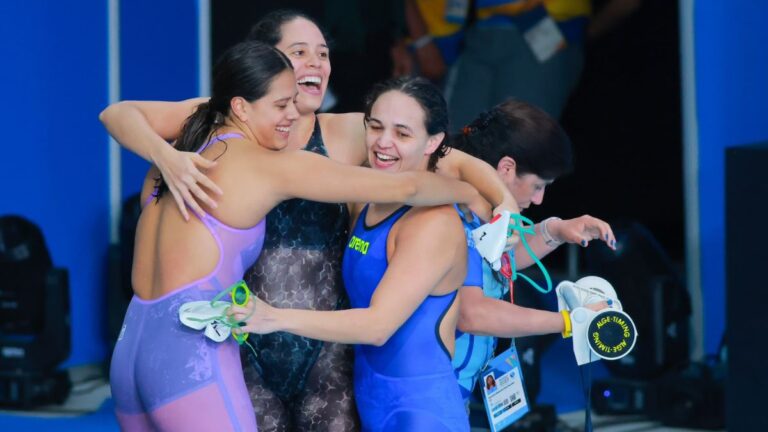 México gana bronce en el 4x100m combinado femenil de la natación de Santiago 2023