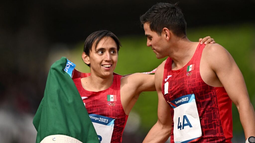 Hernández y Carrillo suben a lo más alto del podio | Reuters