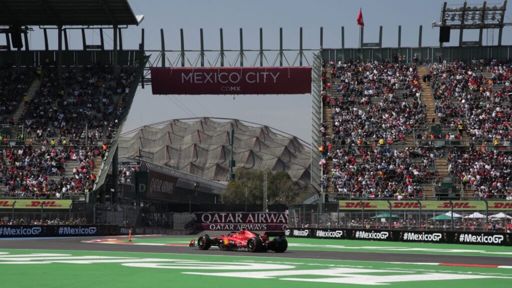 ¡Quítese! Carlos Sainz da un trompo tras toparse con Lance Stroll en la FP3 del GP de México: "No puede hacer eso, es muy peligroso"
