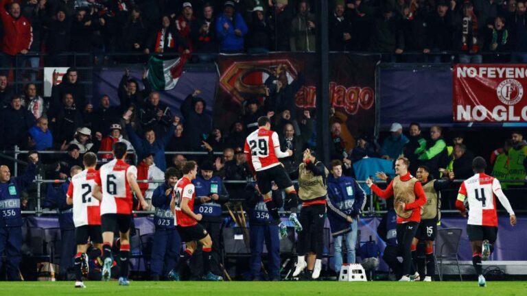 Mexicanos con gol en la UEFA Champions League: Santiago Giménez es un jugador único en Europa