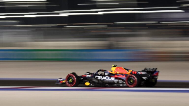 Checo Pérez vuelve a quedar fuera de la Q3: arrancará 13 en el GP de Qatar por salir de los límites de pista