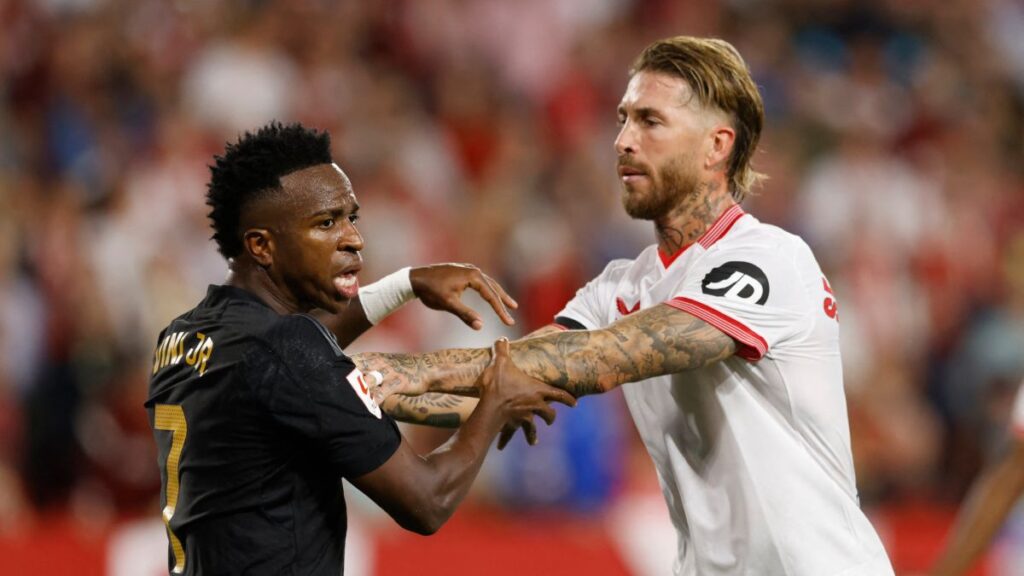 Ramos y Vinicius se hacen de empujones | REUTERS/Marcelo Del Pozo