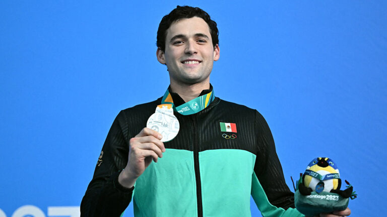Jorge Iga gana la medalla de plata en los 200m libres de los Juegos Panamericanos
