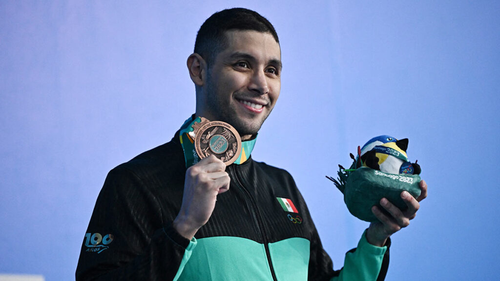 Miguel de Lara se cuelga el bronce en los 100m pecho de Santiago 2023 | Reuters