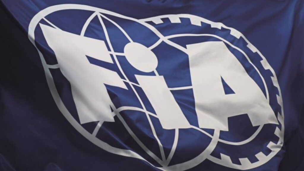 Bandera de FIA. - @fia.