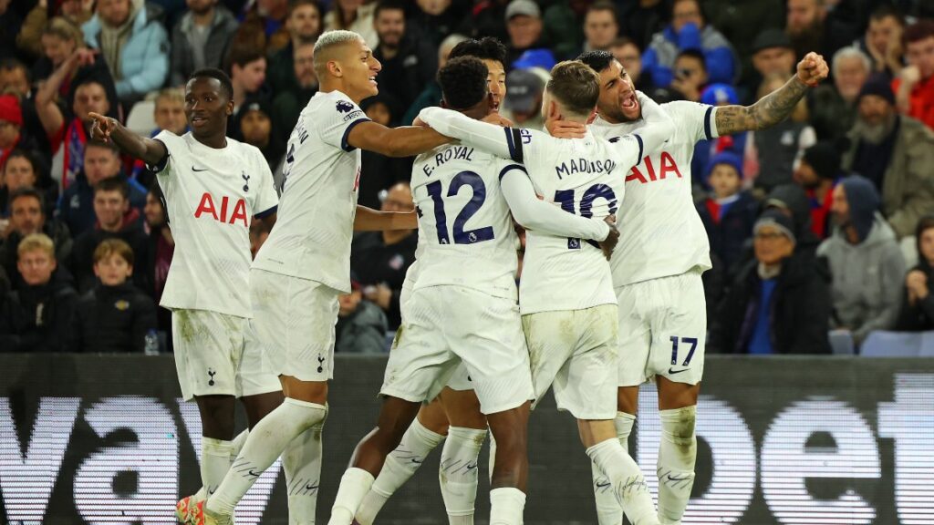 Jugadores del Tottenham celebran un gol. - Reuters.