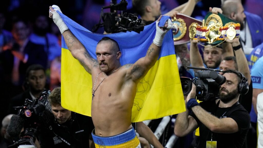 Usyk necesita tiempo para estar al 100 | AP Photo/Hassan Ammar