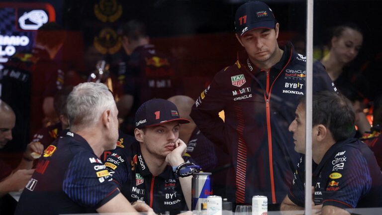 Expiloto de la Fórmula 1 revela que Checo Pérez seguirá en Red Bull en 2024