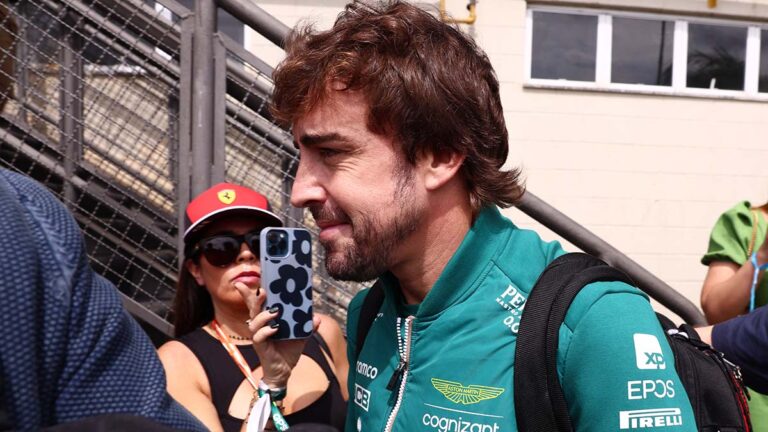 Fernando Alonso y la batalla con Checo Pérez: “Cuando me pasó pensé que el podio ya no era posible, pero frenó tarde y fui por él”