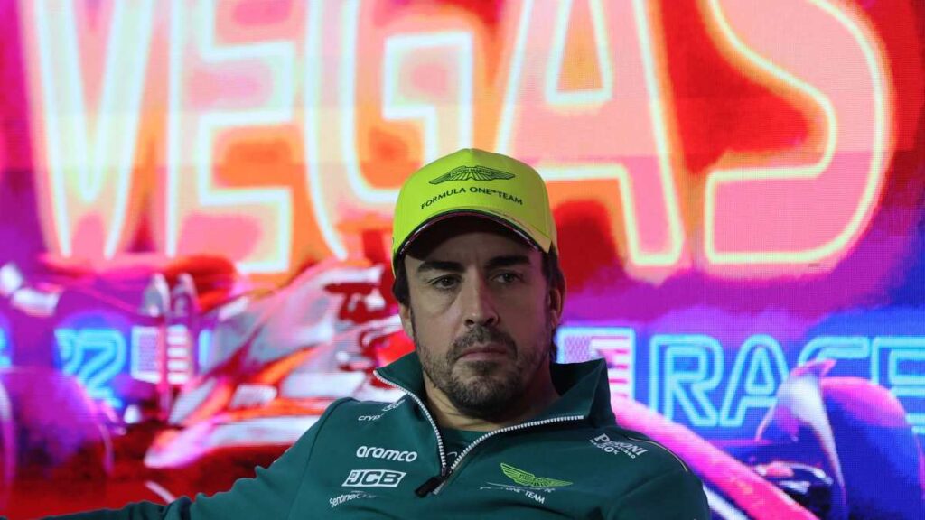 Fernando Alonso logró esquivar la famosa coladera en las Libres 1 del Gran Premio de Las Vegas