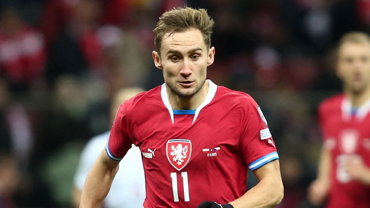 República Checa castiga a tres de sus futbolistas por salir de fiesta