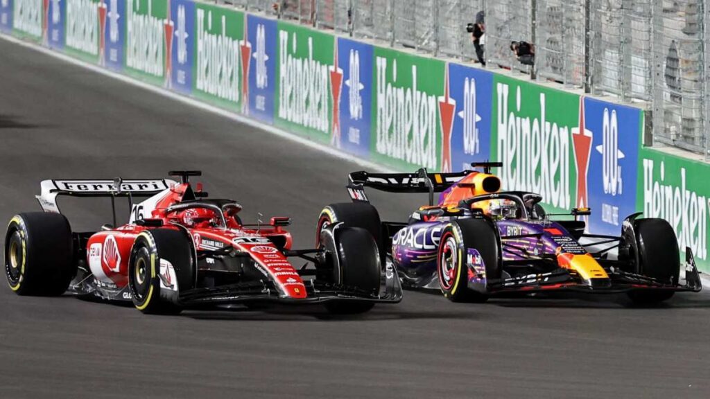 Verstappen y Leclerc pelearon el liderato en Las Vegas
