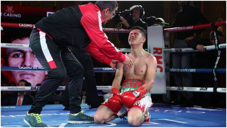 ¡México tiene nuevo campeón del mundo! Adrián Curiel rompe en llanto tras noquear a Nontshinga