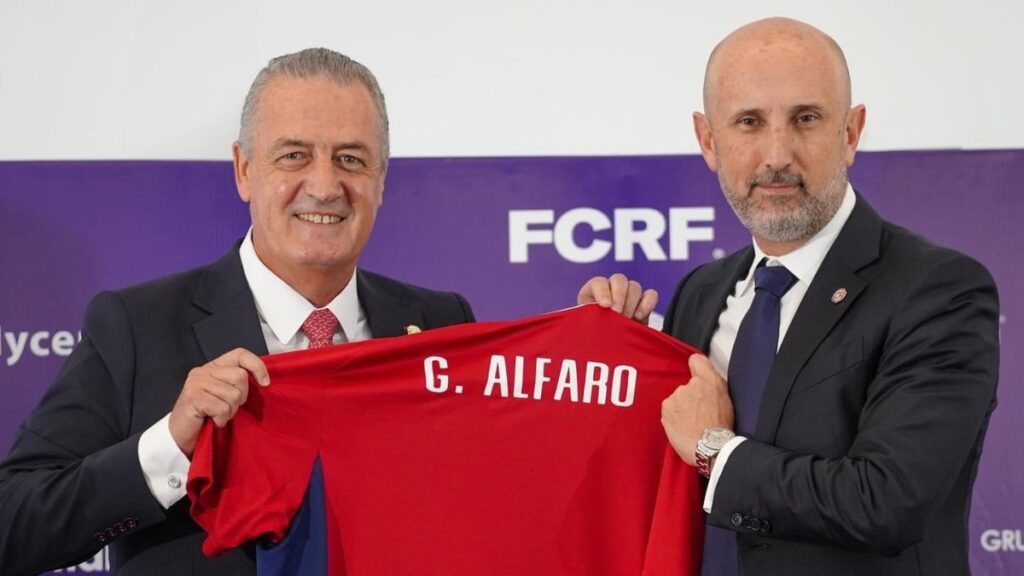 Alfaro es presentado con Costa Rica | @fedefutbolcrc