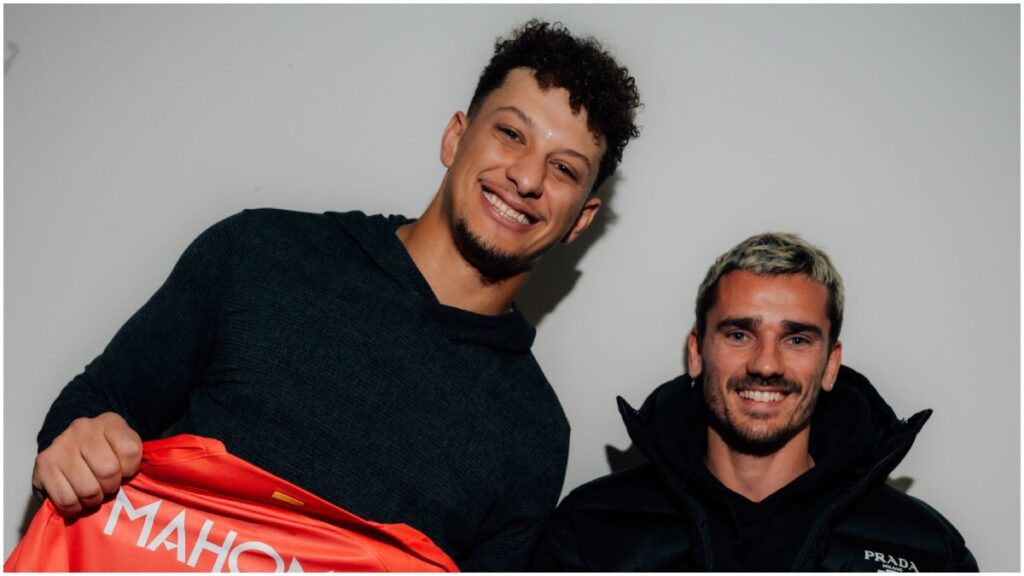 Antoine Griezmann y Patrick Mahomes | X: @NFL