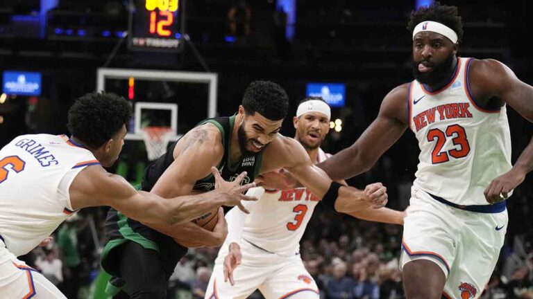 Jayson Tatum tiene una actuación brillante para guiar a los Celtics a vencer a Knicks
