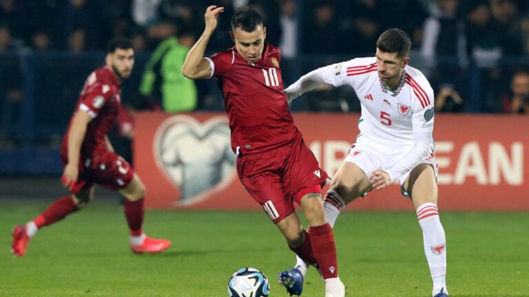 Armenia y Gales ponen pie y medio fuera de la Eurocopa 2024 tras empate insuficiente