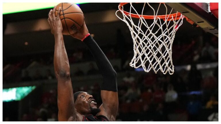La NBA le arrebata a Bam Adebayo el primer triple-doble de 20 rebotes que obtuvo con el Heat