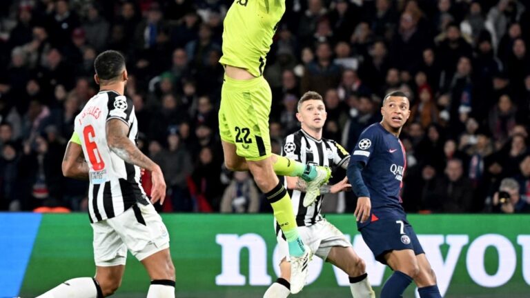 Mbappé y un dudoso penal mantienen con vida al PSG en Champions League