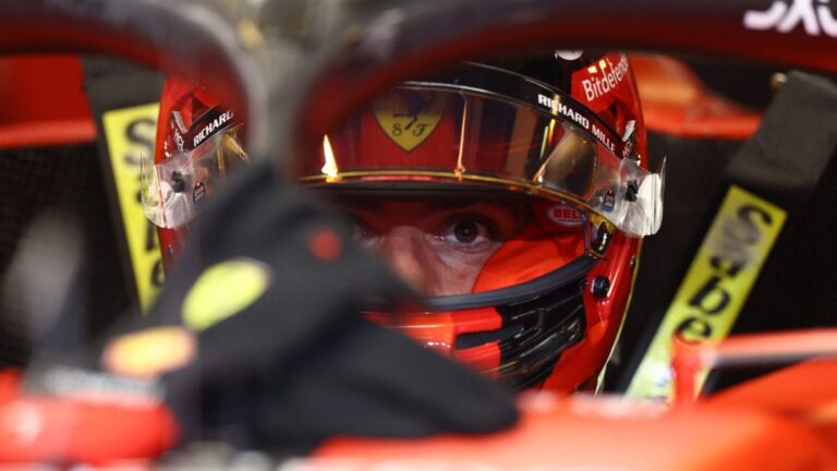 ¡Bandera roja en la FP2! Fuerte choque de Carlos Sainz detiene las prácticas libres en Abu Dhabi