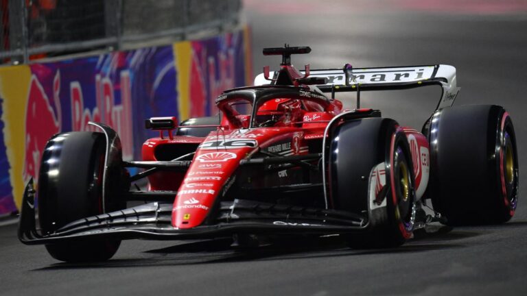 Charles Leclerc se lleva la pole position en el GP de Las Vegas; Checo Pérez saldrá en el lugar 11