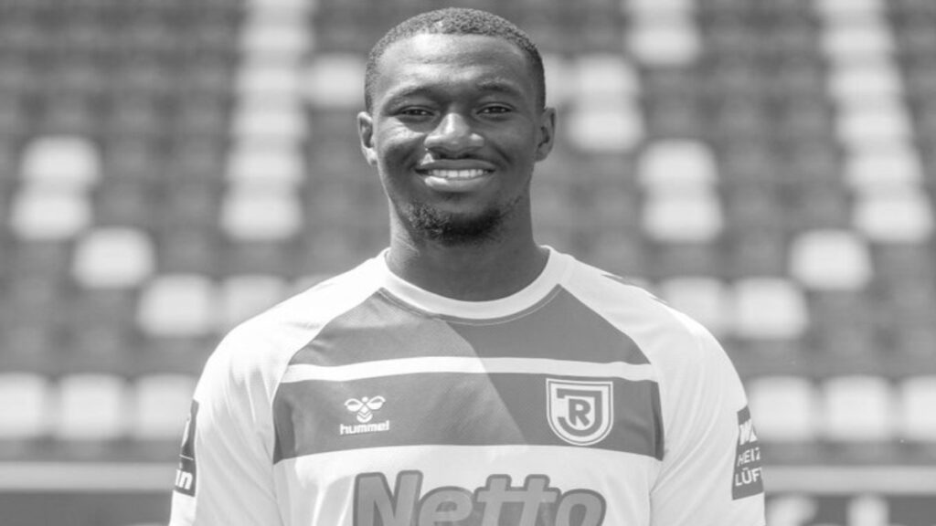Fallece jugador alemán de 25 años: Agyemang Diawusie | @SSVJAHN