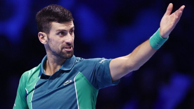Djokovic supera a Hurkacz y espera resultado para asegurar su lugar en semifinales del ATP Finals