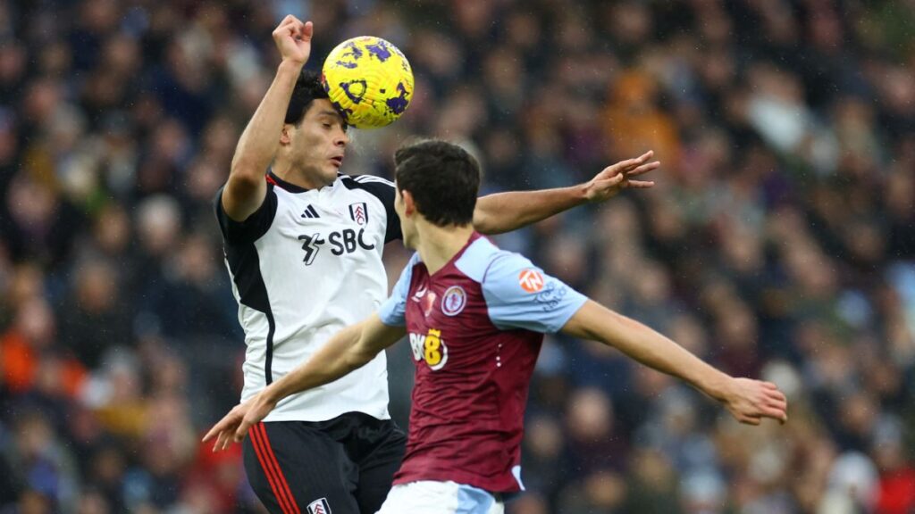 El gol de Raúl Jiménez no evita la derrota del Fulham ante un sólido Aston Villa
