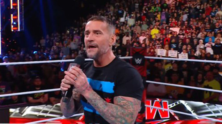 CM Punk regresa a RAW: “El mejor del mundo está de regreso, estoy en casa”