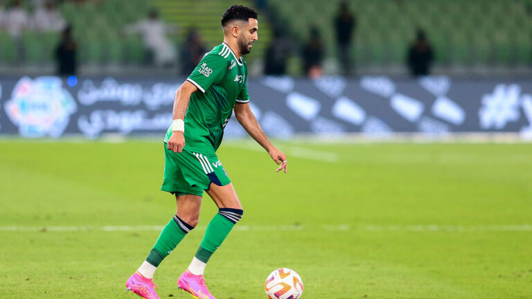 Gabri Veiga y Riyad Mahrez guían la goleada del Al-Ahli sobre el Al Riyadh