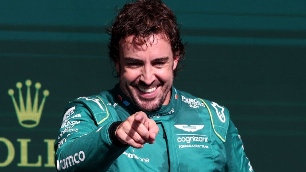 Fernando Alonso elogia a Lewis Hamilton y su lucha con Checo Pérez por el subcampeonato: "Nos motiva a todos"