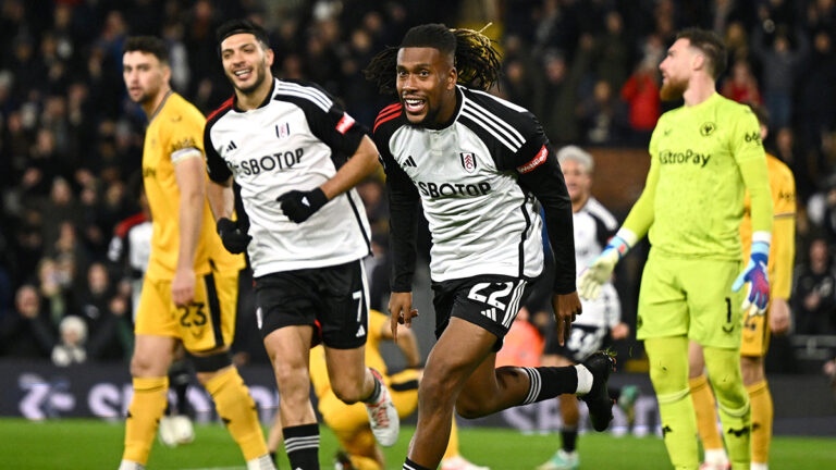 El Fulham vence a los Wolves, en el reencuentro de Raúl Jiménez con su exequipo