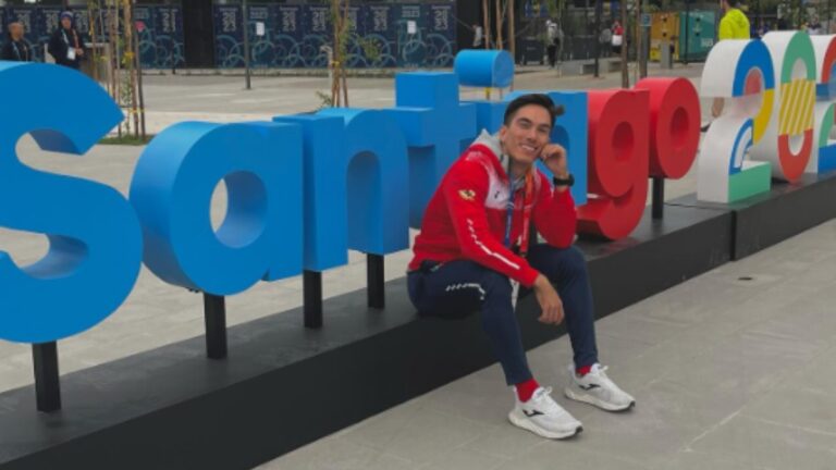 Jorge Luis Martínez se cuelga la medalla de plata en patinaje de velocidad en Santiago 2023