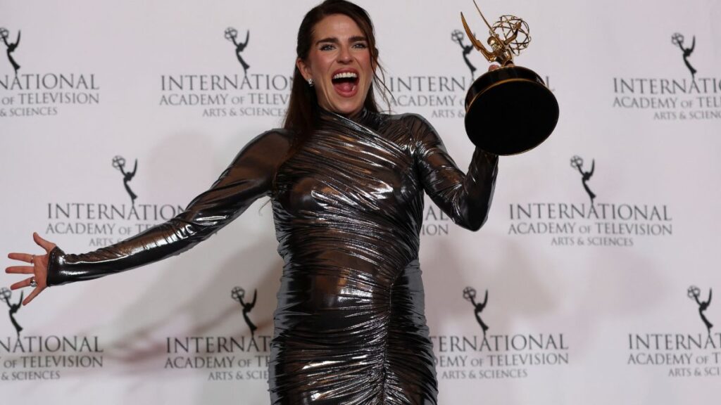 Karla Souza gana dos Emmy internacionales por su interpretación en ‘La Caída