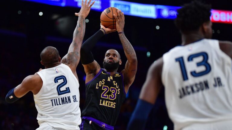 LeBron James comanda a los Lakers para mantener el paso perfecto en el In-Season Tournament