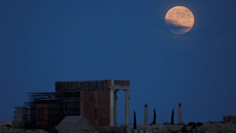 La conjunción de Venus y la Luna: Un espectáculo celestial que no te puedes perder esta semana