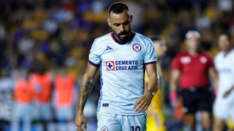 Moisés Vieira, ¿buscaría salir de Cruz Azul y regresar a Brasil?