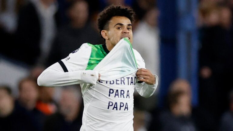 “Libertad para papá”: Luis Díaz anota un gol agónico y se convierte en el héroe del Liverpool
