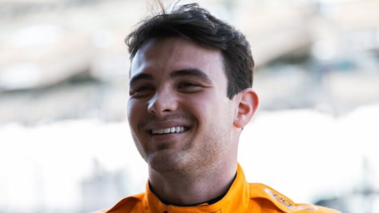 Pato O’Ward presume el “cohete” de McLaren para la IndyCar 2024