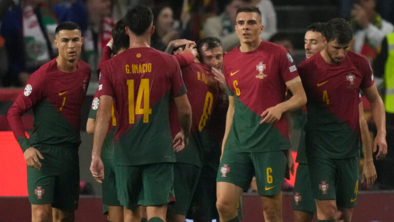 Cristiano Ronaldo y Portugal cierran los clasificatorios a la Eurocopa 2024 con puntaje perfecto
