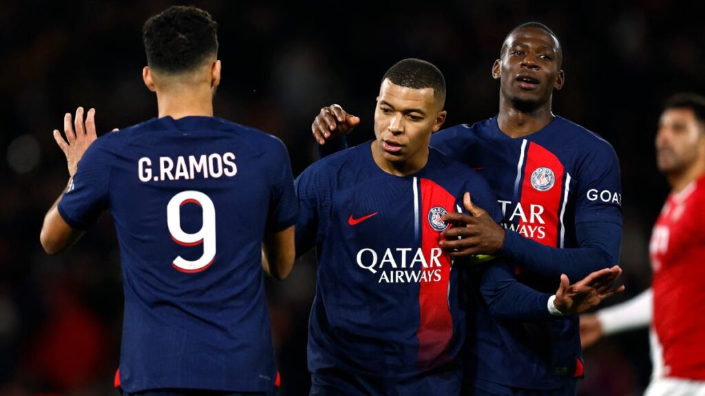 PSG golea al Mónaco y se mantiene en la cima de la Ligue 1