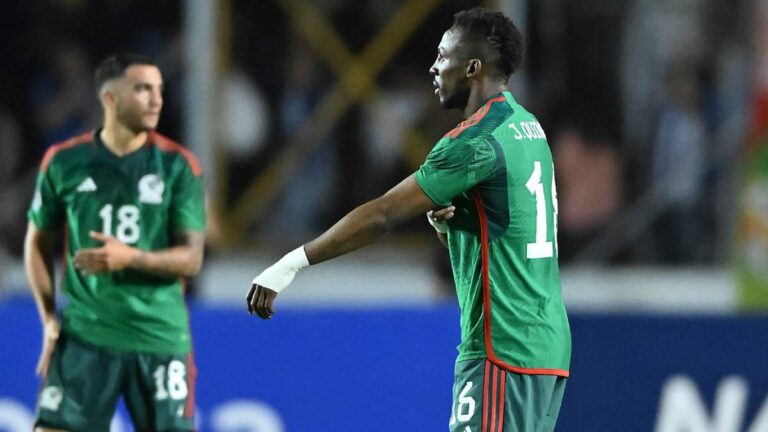 Julián Quiñones debuta con la selección mexicana en el duelo ante Honduras