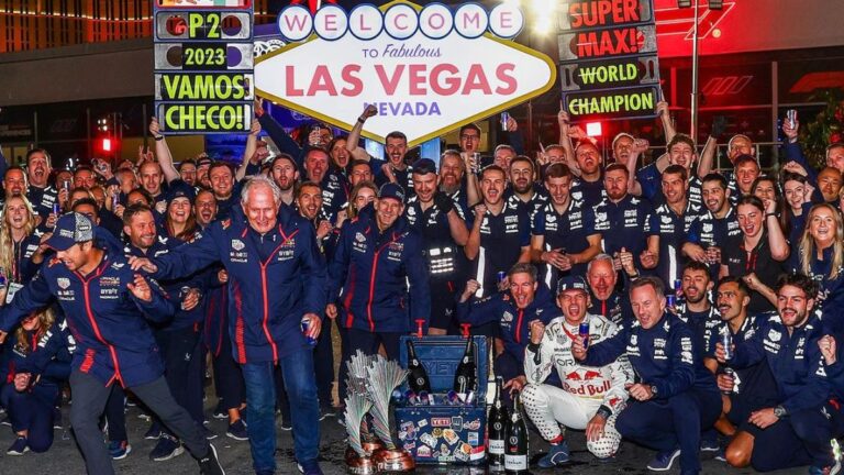 Red Bull celebra por todo lo alto el 1-2 en el campeonato de pilotos de la Fórmula 1