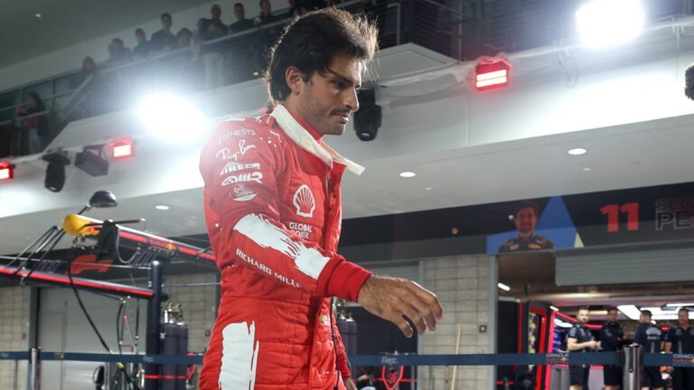 Ferrari explota por los daños al auto de Sainz en Las Vegas: “Esto es inaceptable para la F1”