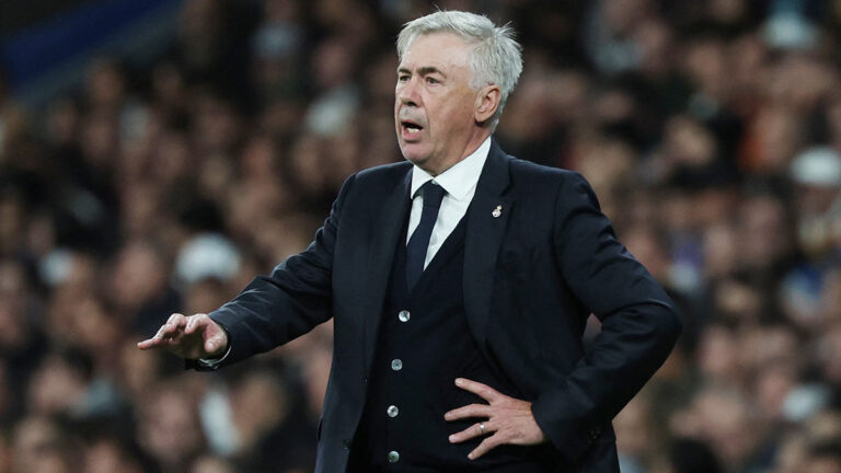 Carlo Ancelotti: “Bellingham sorprende a todo el mundo, es un regalo para el fútbol”
