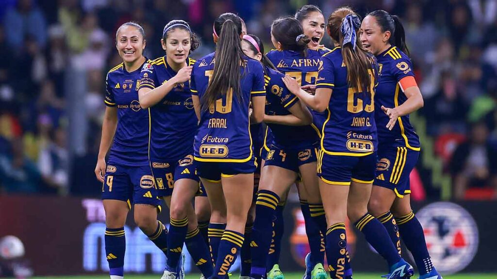 Tigres Femenil se acerca al campeonato tras golear al América en el Estadio Azteca | Imago7