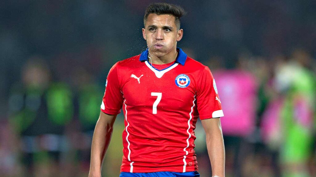 Alexis Sánchez explota por el estado del Monumental de Chile: "Sale excremento de nosotros mismos en la ducha" | Imago7