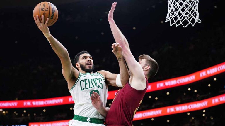 Jayson Tatum lidera a los Celtics para acabar con los Cavaliers