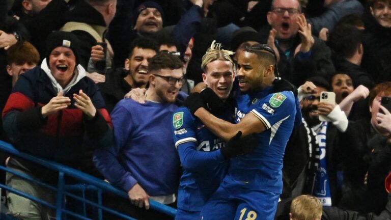 Chelsea consuma un regreso milagroso y se mete a semifinales de la Copa de la Liga