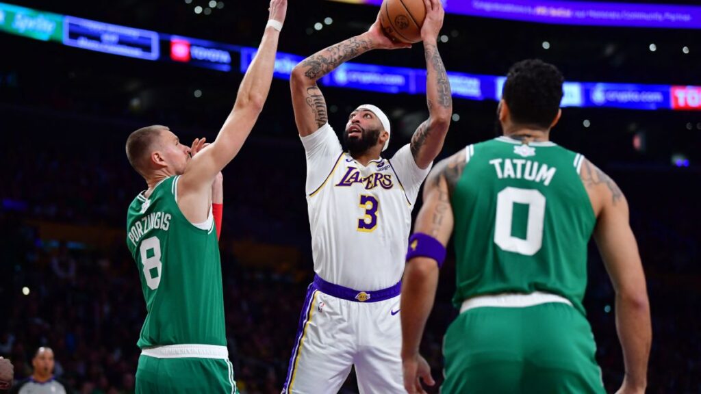 AD anota 40 pero los Lakers caen en Navidad | Gary A. Vasquez-USA TODAY Sports